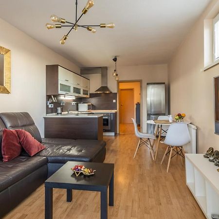 Apartman V Aleji 브라티슬라바 외부 사진