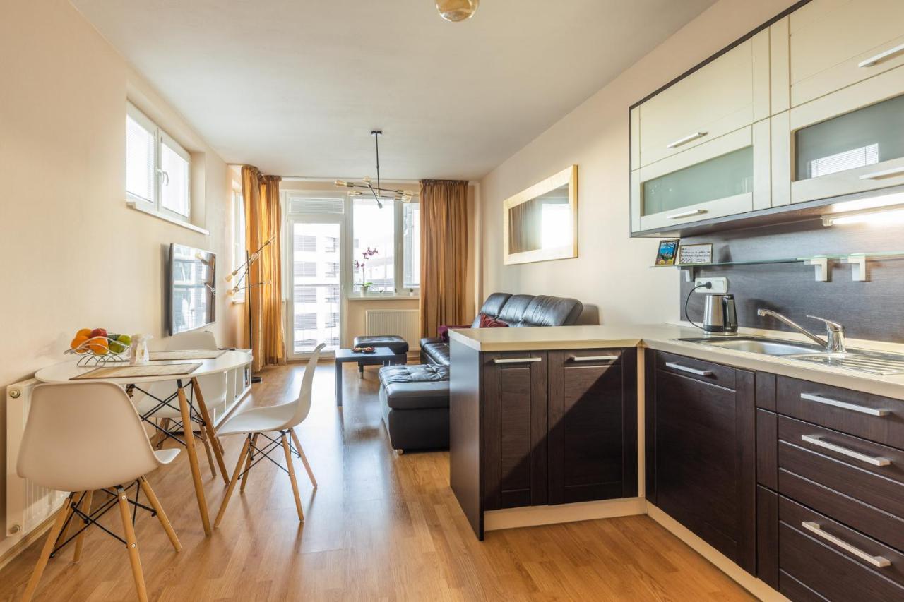 Apartman V Aleji 브라티슬라바 외부 사진