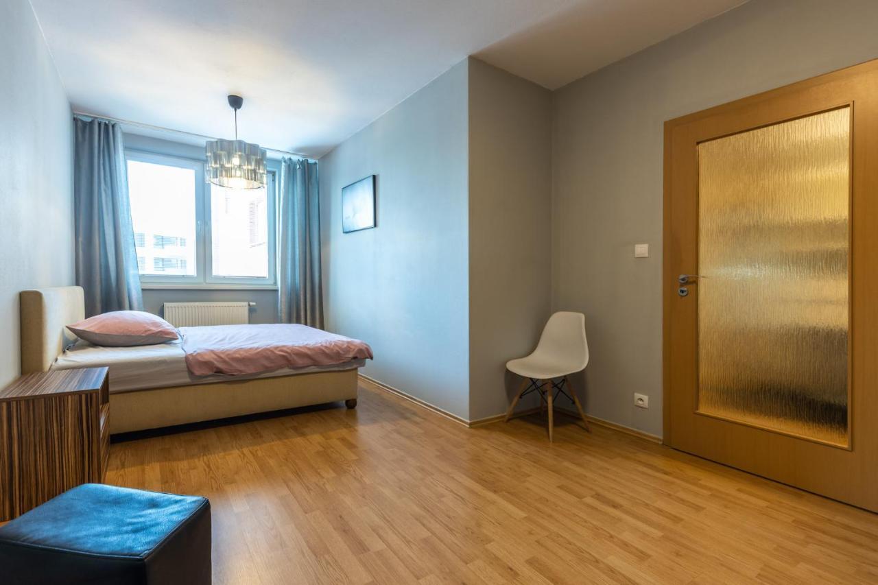Apartman V Aleji 브라티슬라바 외부 사진
